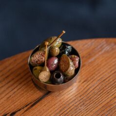 Мікс маринованих оливок